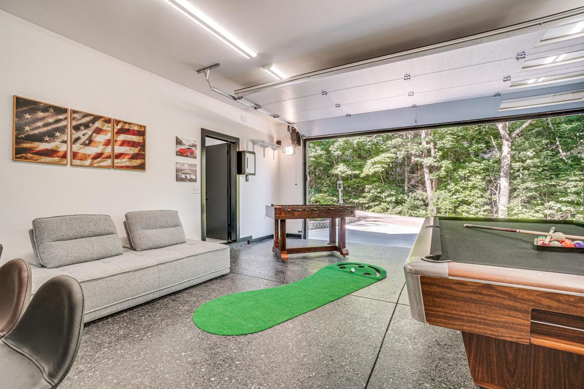 Luxury Modern Home On Golf Course With Game Room! 헬렌 외부 사진